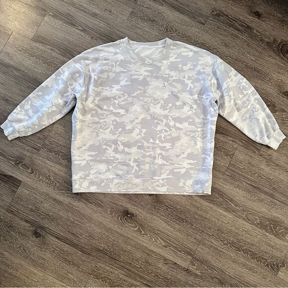Lululemon Perfectly Oversized Crew Incognito Camo Alpine White Multi - Picture 1 of 8